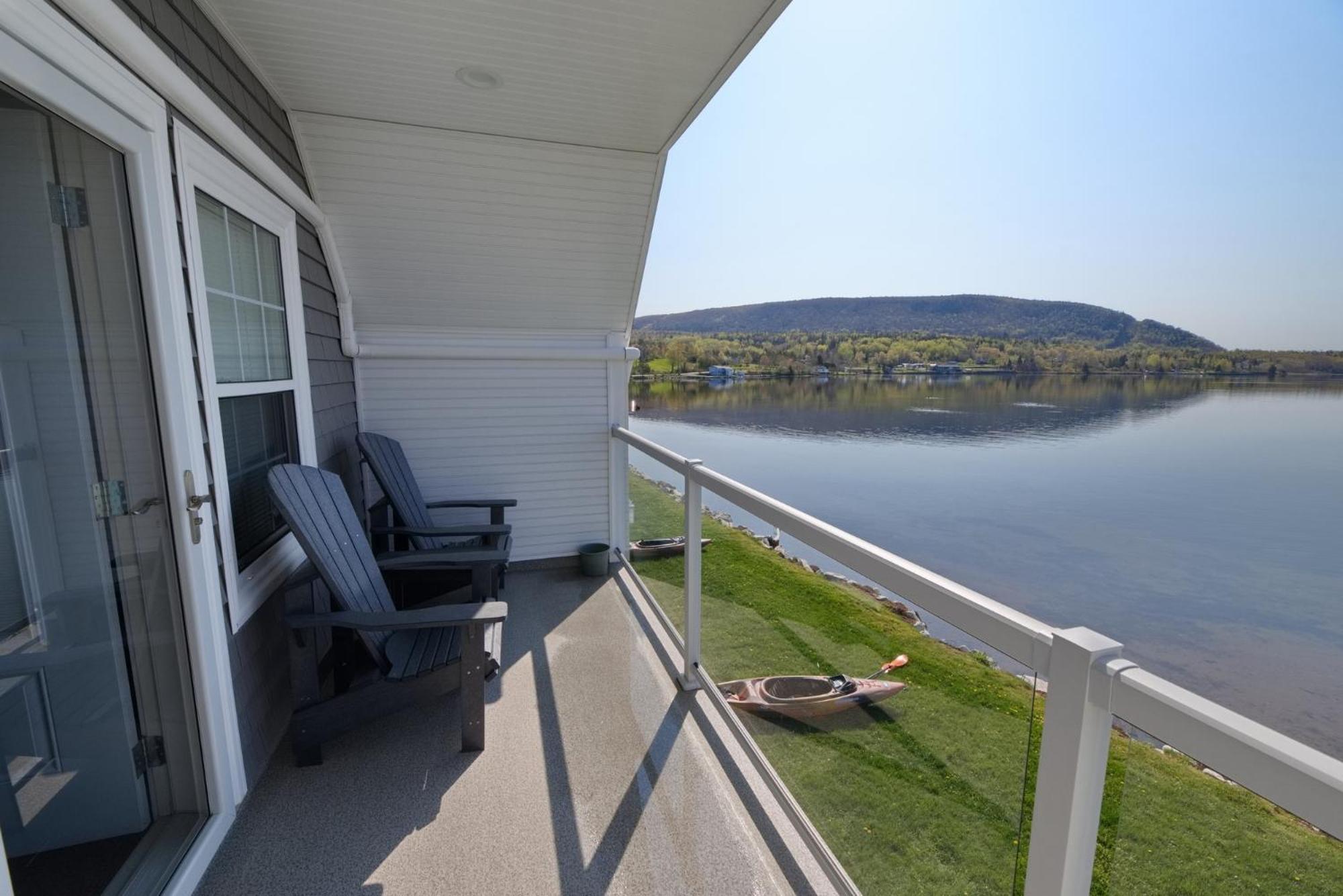 Keltic Quay Cottages & Bayfront Lodge Whycocomagh Dış mekan fotoğraf
