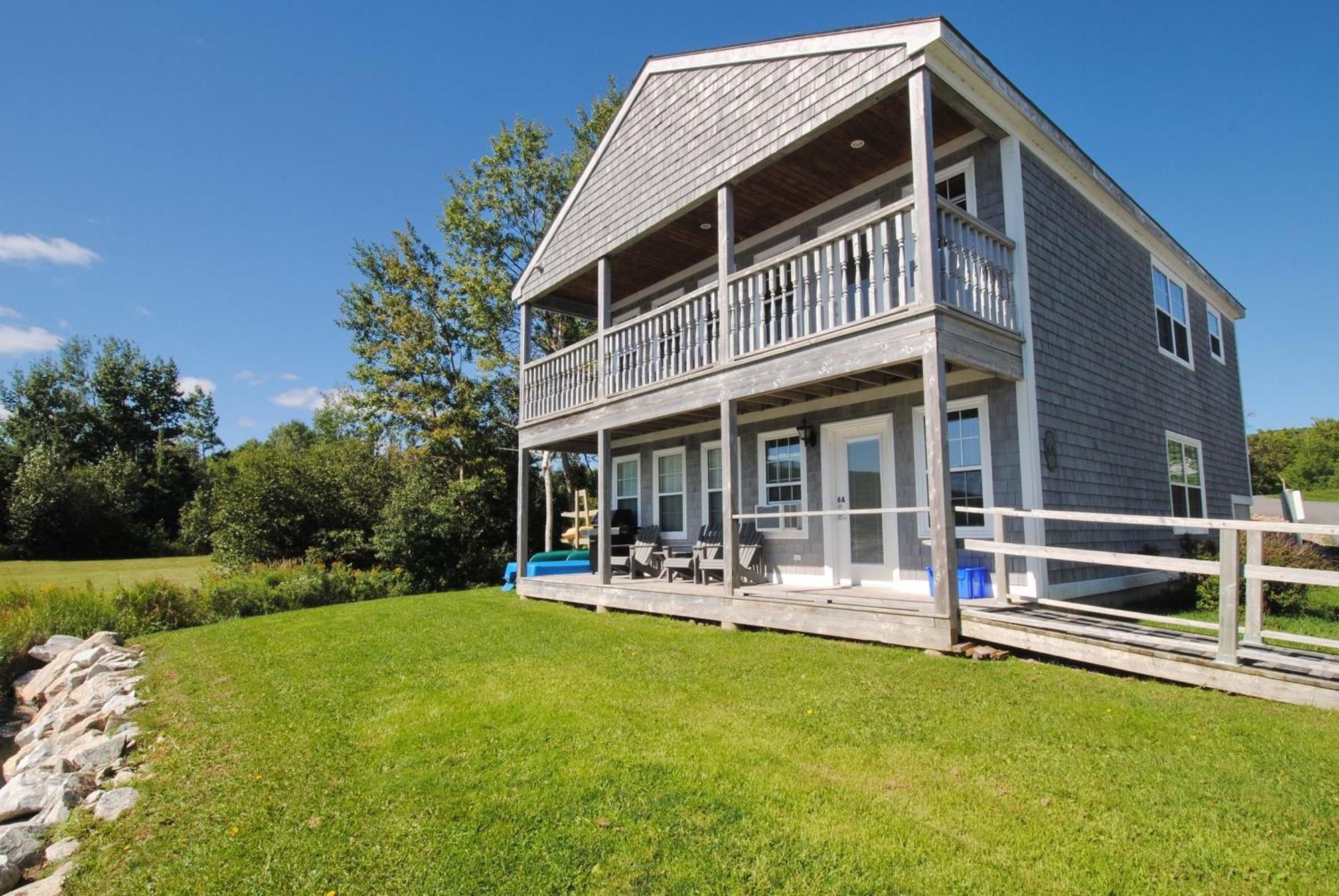 Keltic Quay Cottages & Bayfront Lodge Whycocomagh Dış mekan fotoğraf